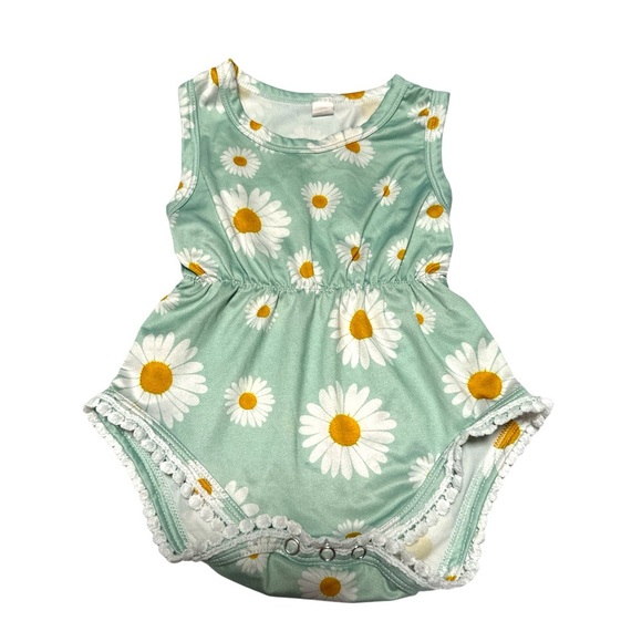 Girls - 2 Romper Lot, 1 - Carters, 1 - SHEIN, Size 0 -3 mo’s - Picture 5 of 7